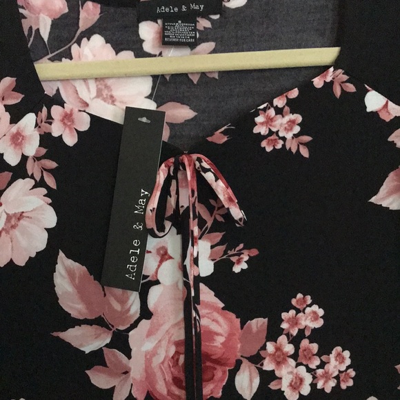 Black and pink floral design blouse. - Picture 3 of 5